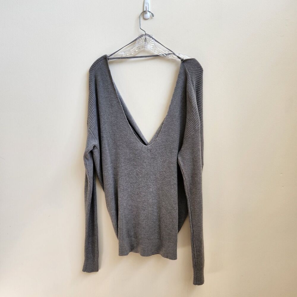 LOVESTITCH Sweater Womens Medium Gray Heather Rib Knit Modern V-Neck Twist Back